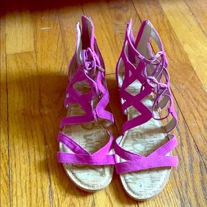 Sam Edelman Dawson Sandals. Magenta/Fuschia color